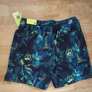 All in Motion UPF Hybrid swim shorts Men’s size Medium